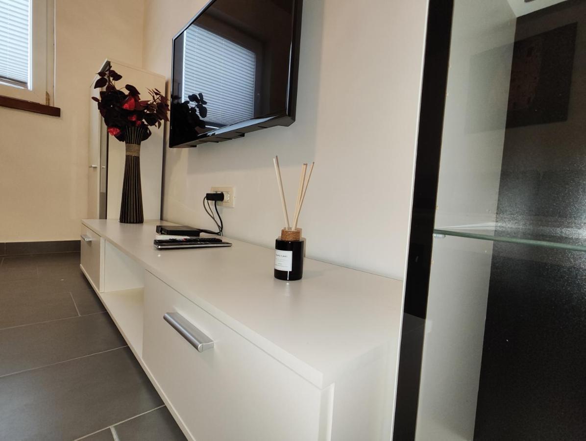 Goriska Apartments Ajdovščina Kültér fotó