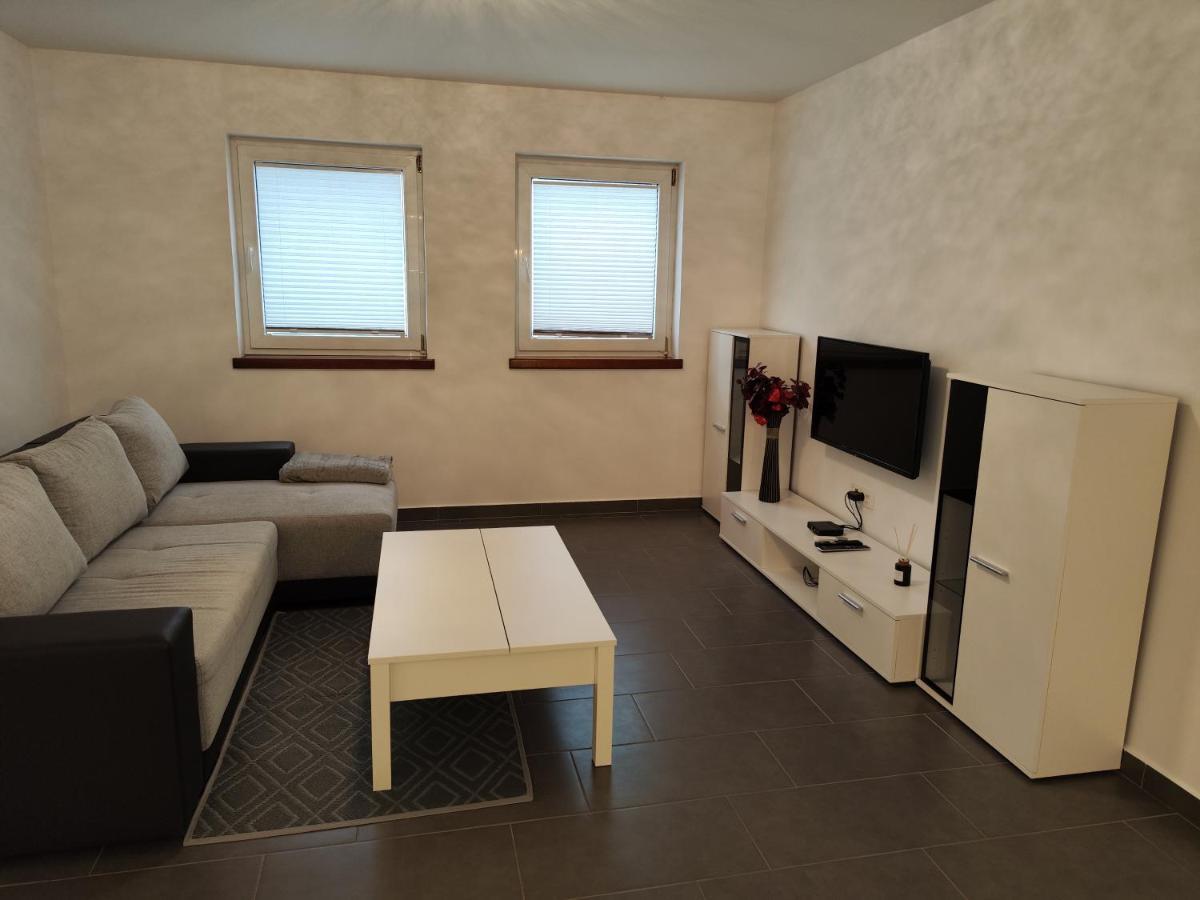 Goriska Apartments Ajdovščina Kültér fotó