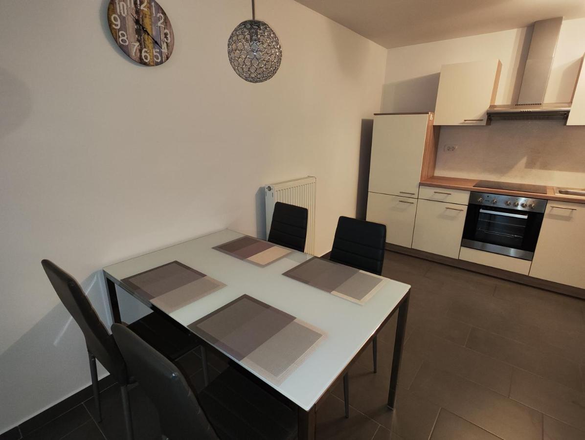 Goriska Apartments Ajdovščina Kültér fotó